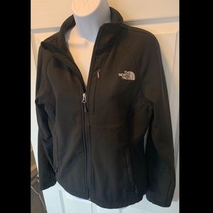 Women’s fitted north face jacket